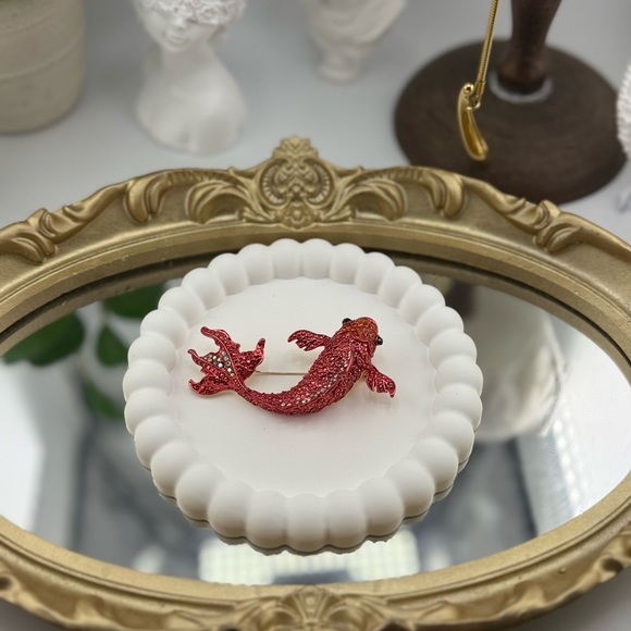 Betsey Johnson Elegant Red Fish Brooch - Picture 8 of 12